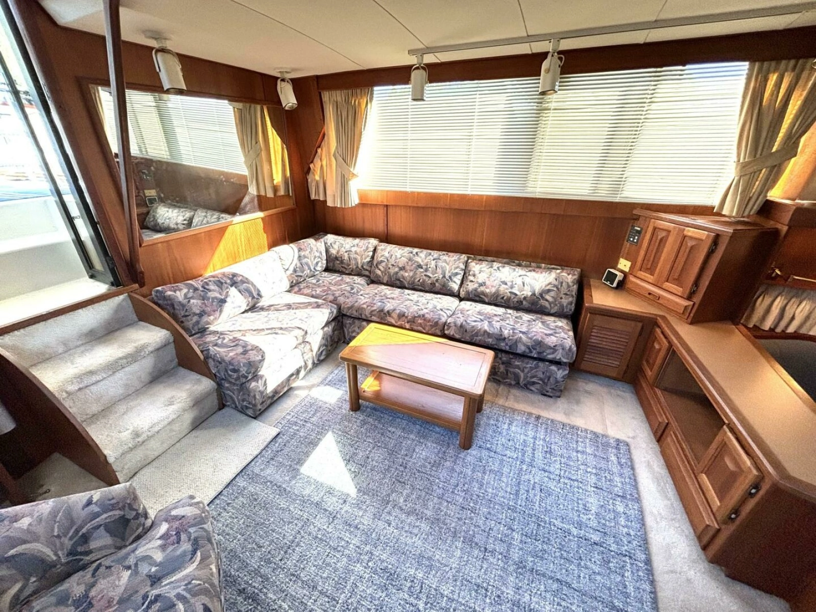 1987 Viking Motor Yacht 44
