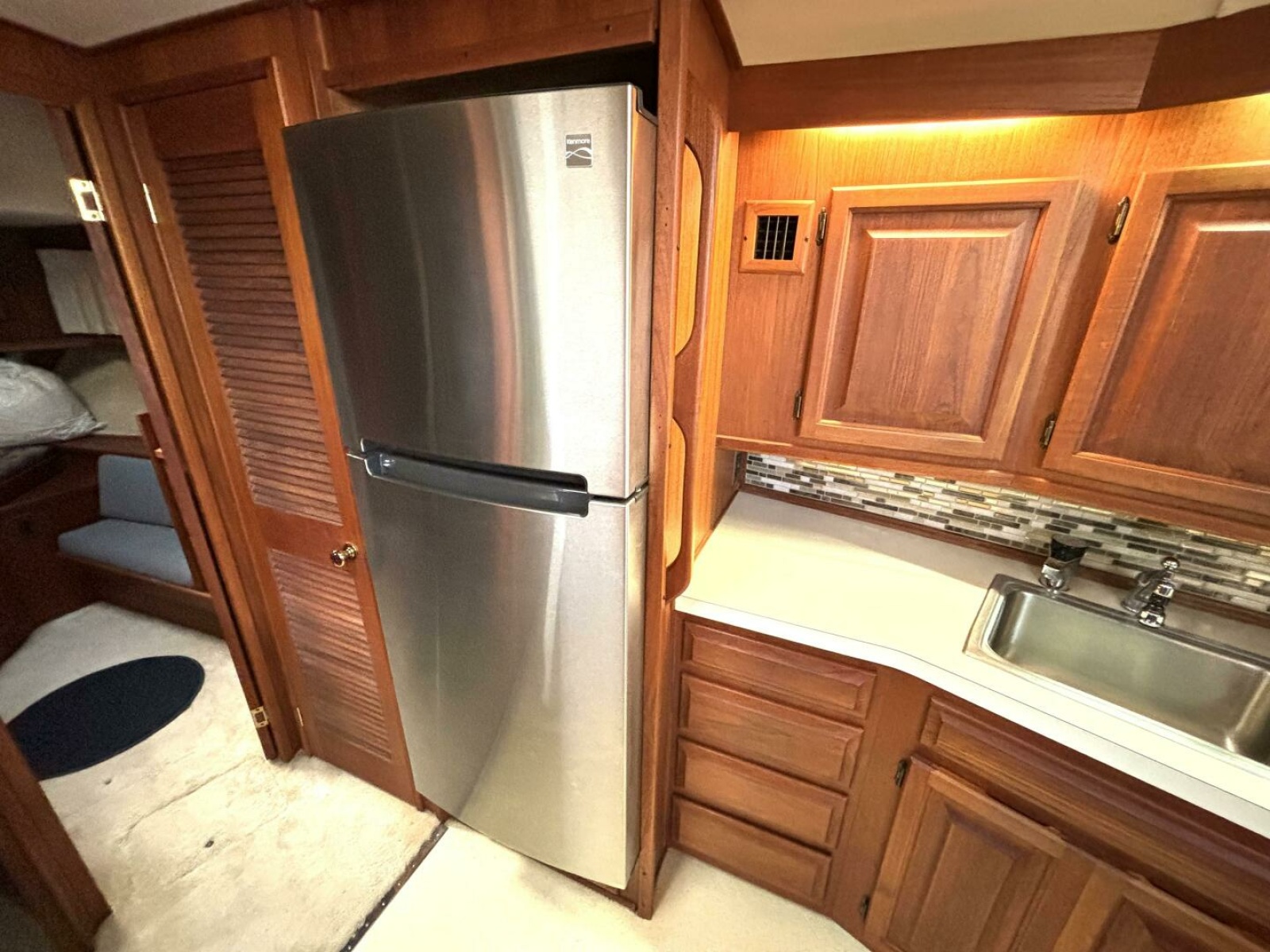 1987 Viking Motor Yacht 44