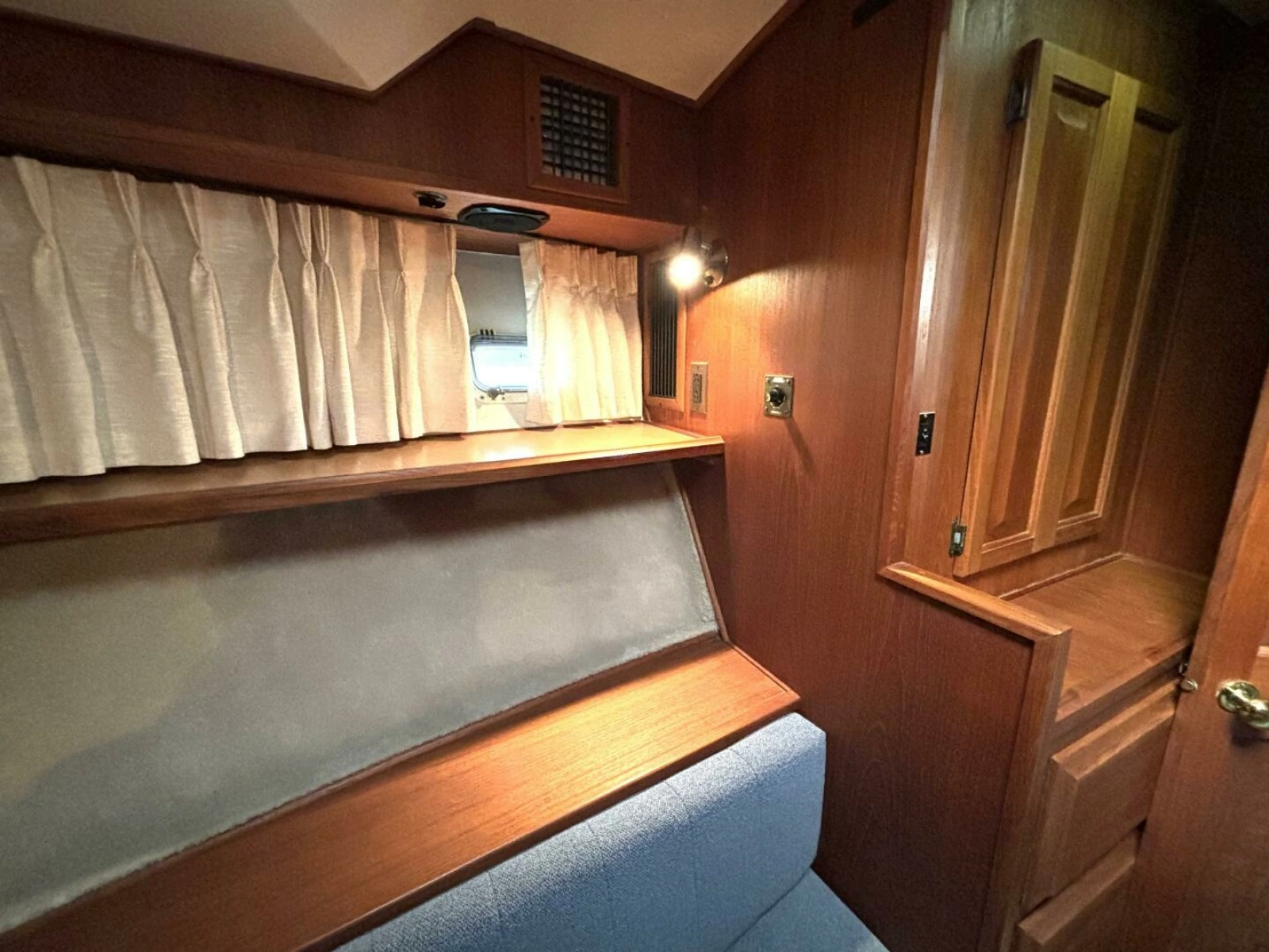 1987 Viking Motor Yacht 44