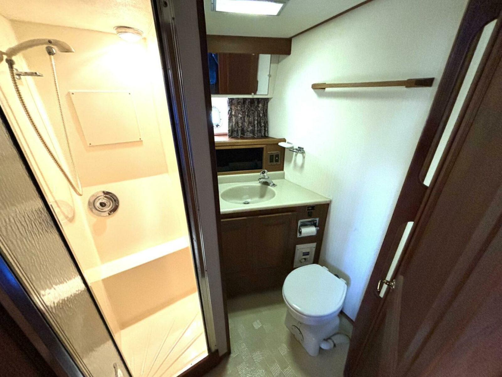 1987 Viking Motor Yacht 44