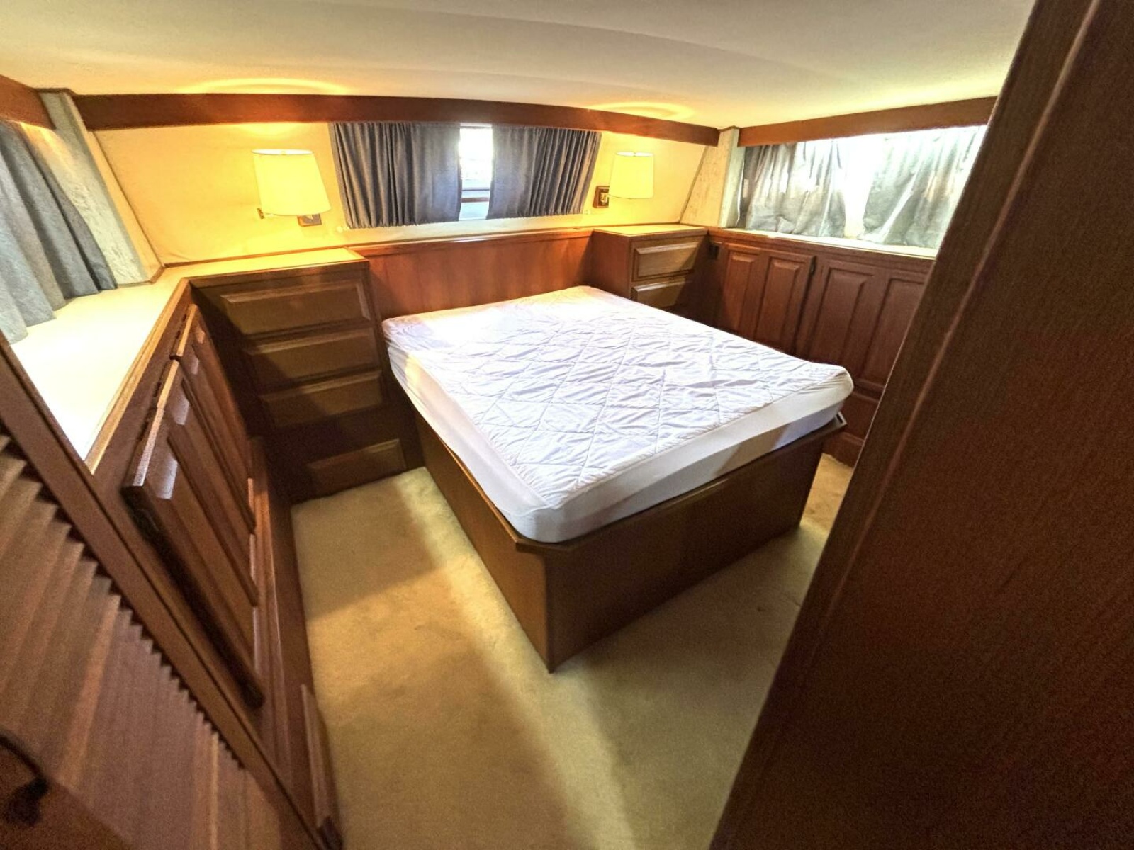 1987 Viking Motor Yacht 44