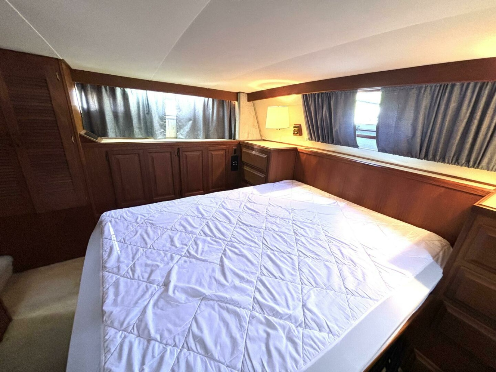 1987 Viking Motor Yacht 44