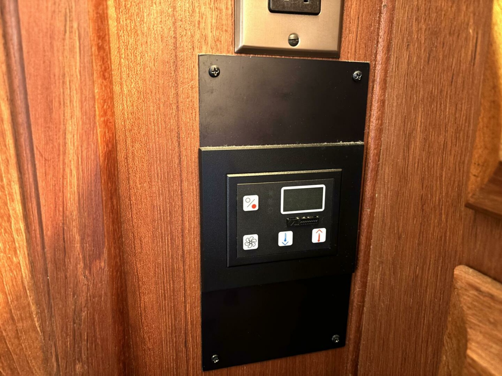 1987 Viking Motor Yacht 44