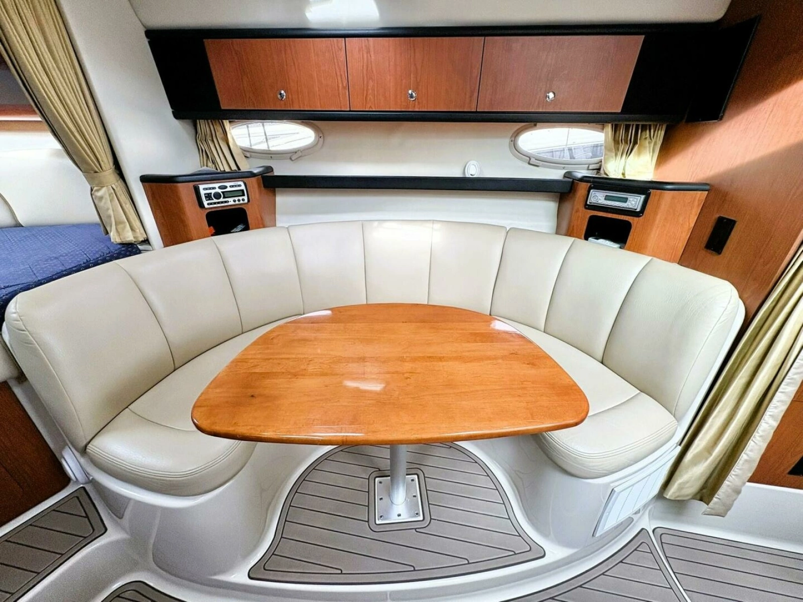 2004 Chaparral 310 SIGNATURE 31