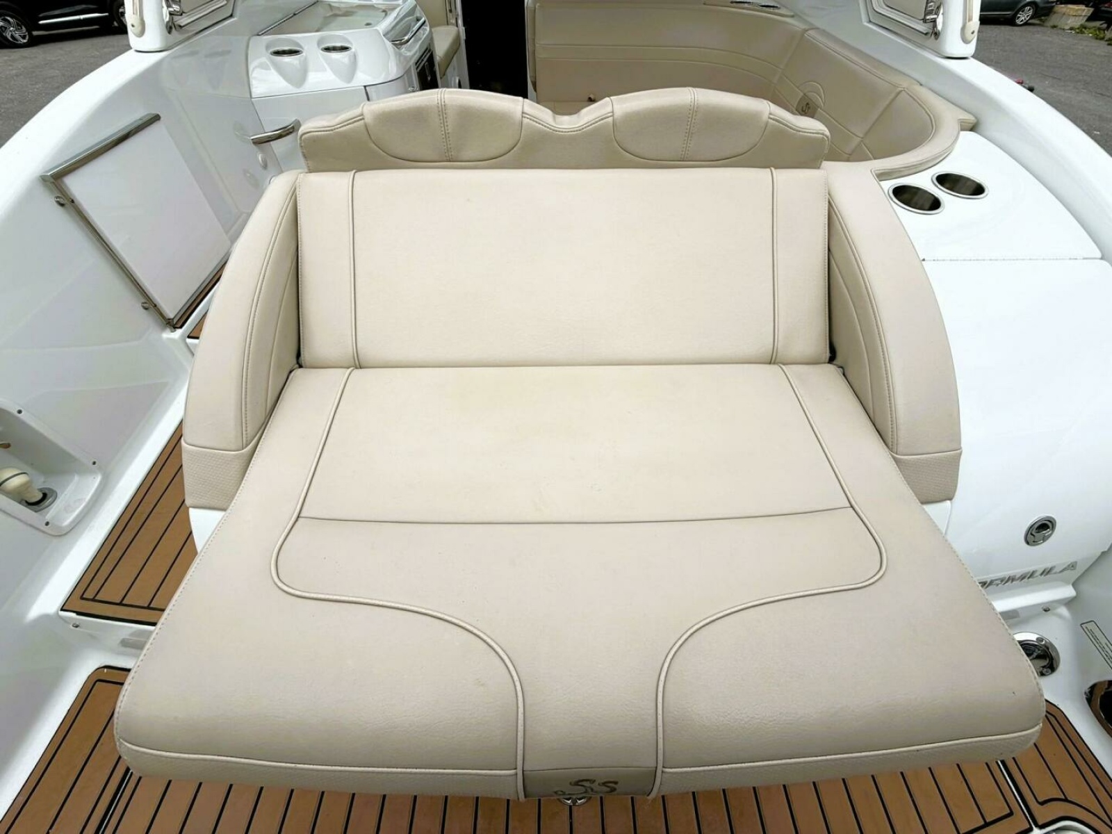 2011 Formula 310 SUN SPORT 31