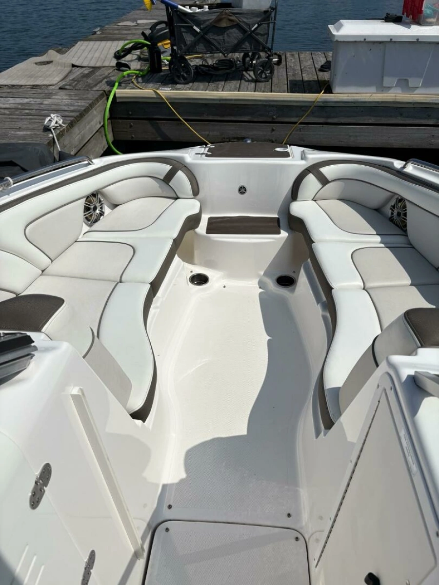 2013 Yamaha Boats 242 Limited S 24