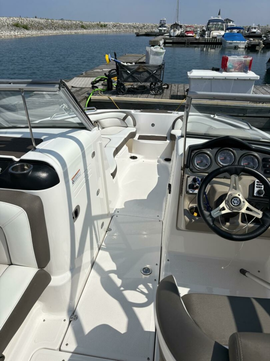 2013 Yamaha Boats 242 Limited S 24