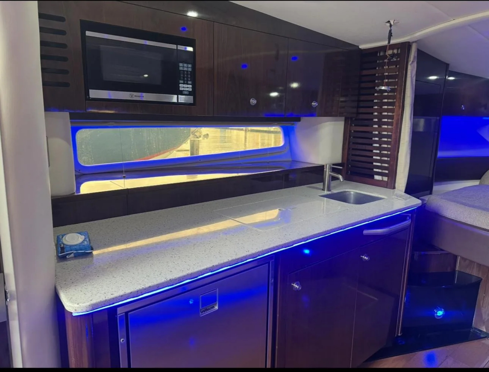 2016 Sea Ray 370 Sundancer
