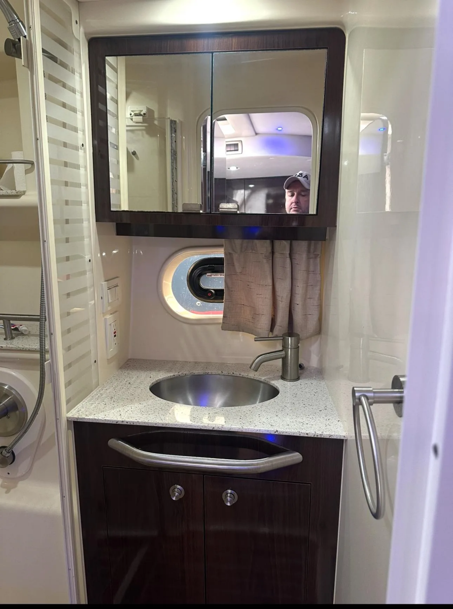 2016 Sea Ray 370 Sundancer