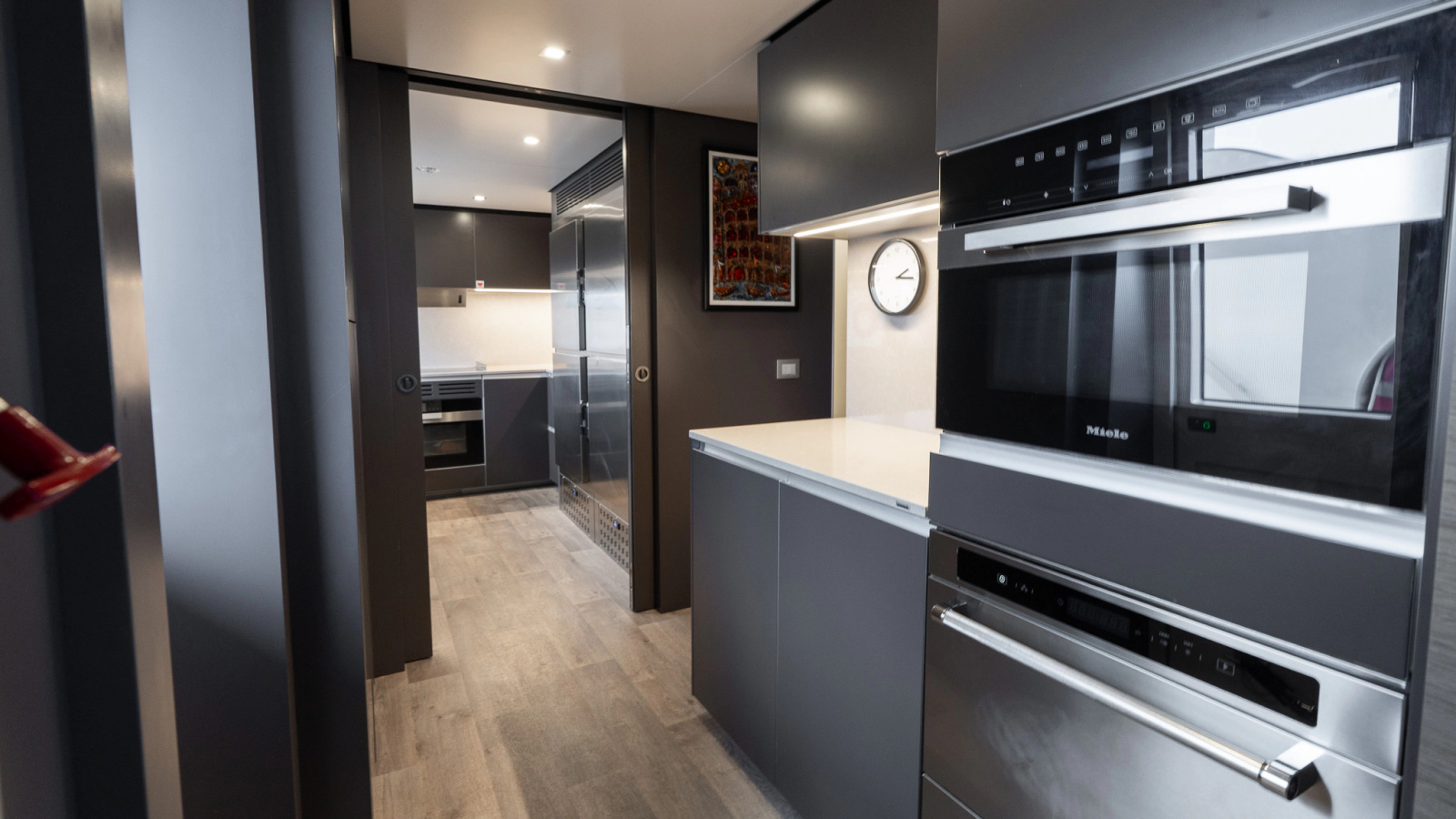 108' 2024 Custom Line Navetta 33