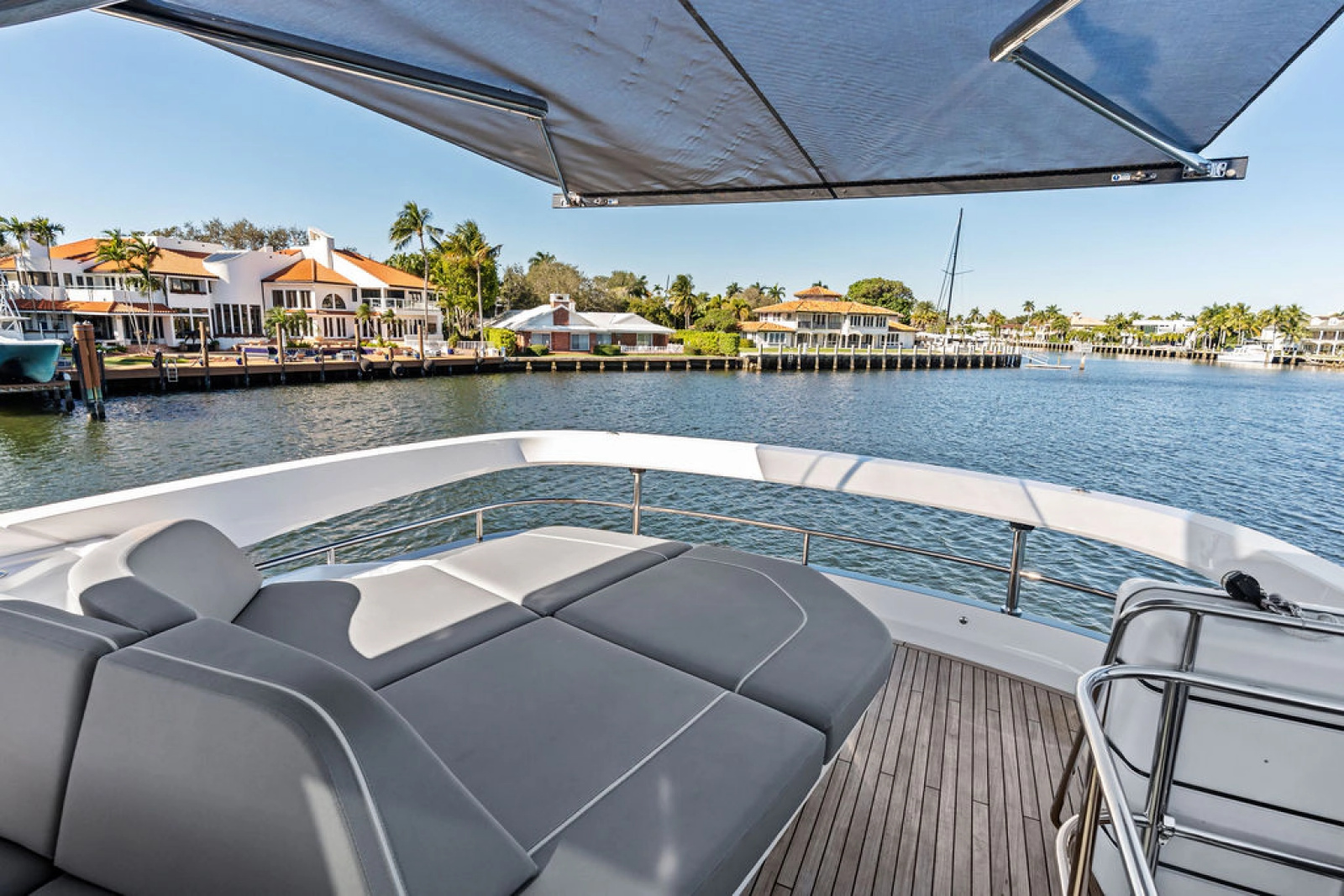 65' 2025 Princess F65