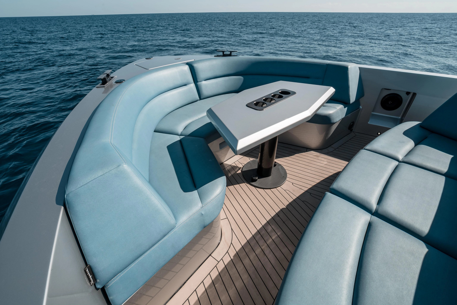 2023 Vanquish Yachts VQ45 Veloce Hardtop