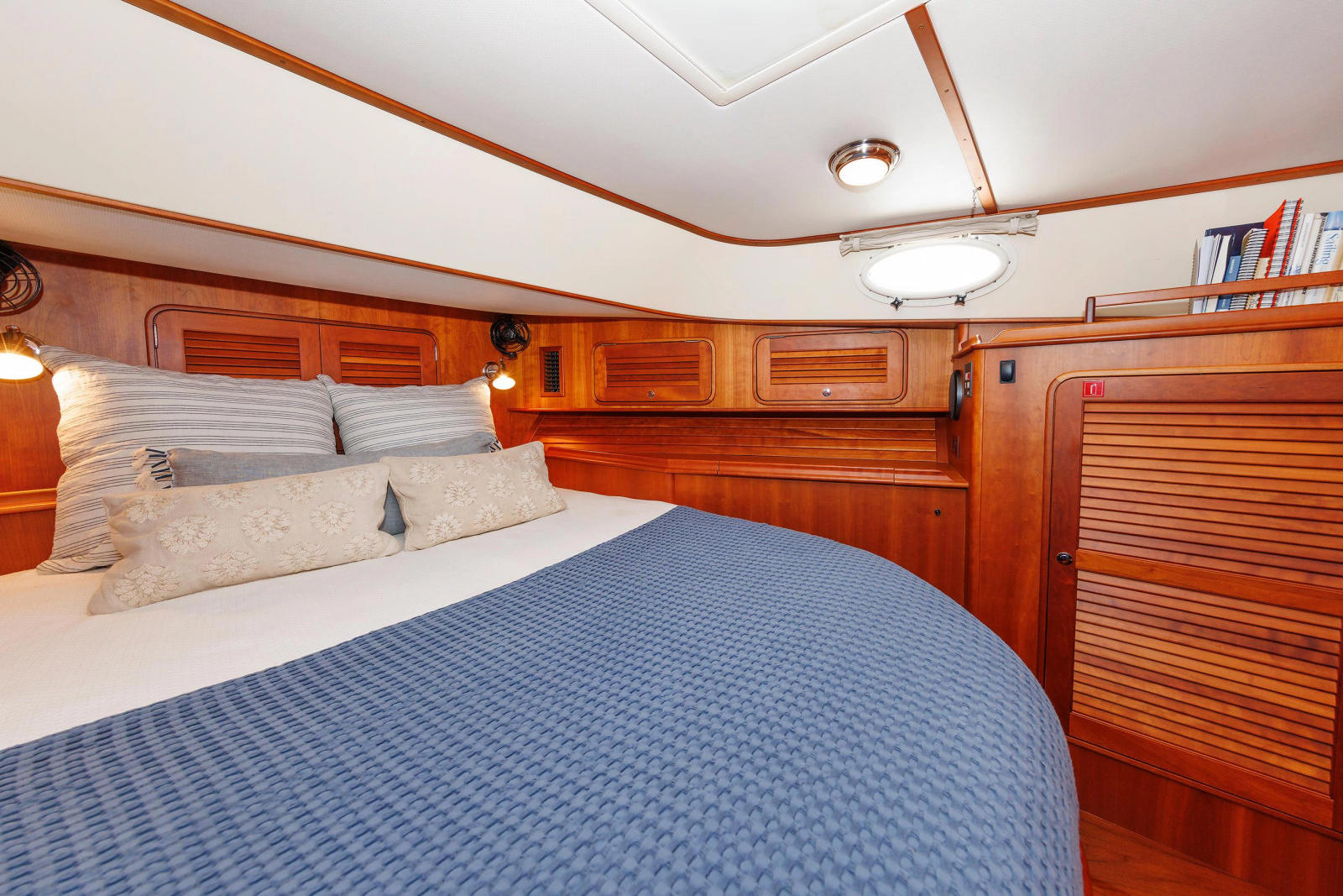2009 Hinckley Talaria 44 MY