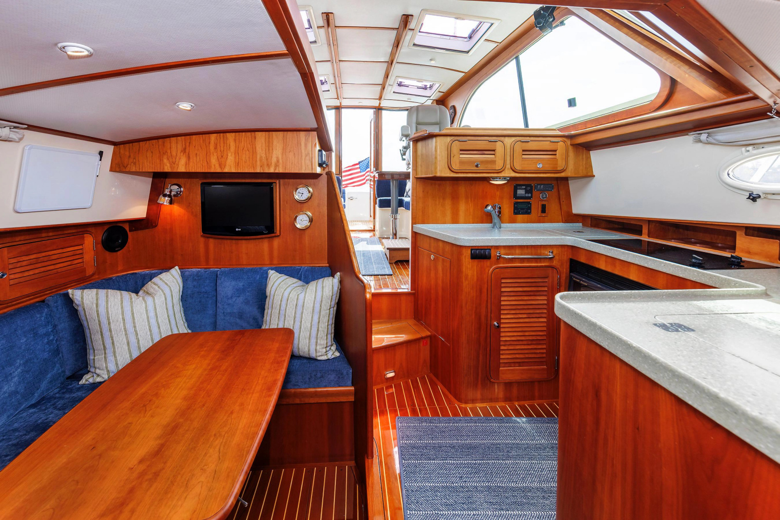 2009 Hinckley Talaria 44 MY