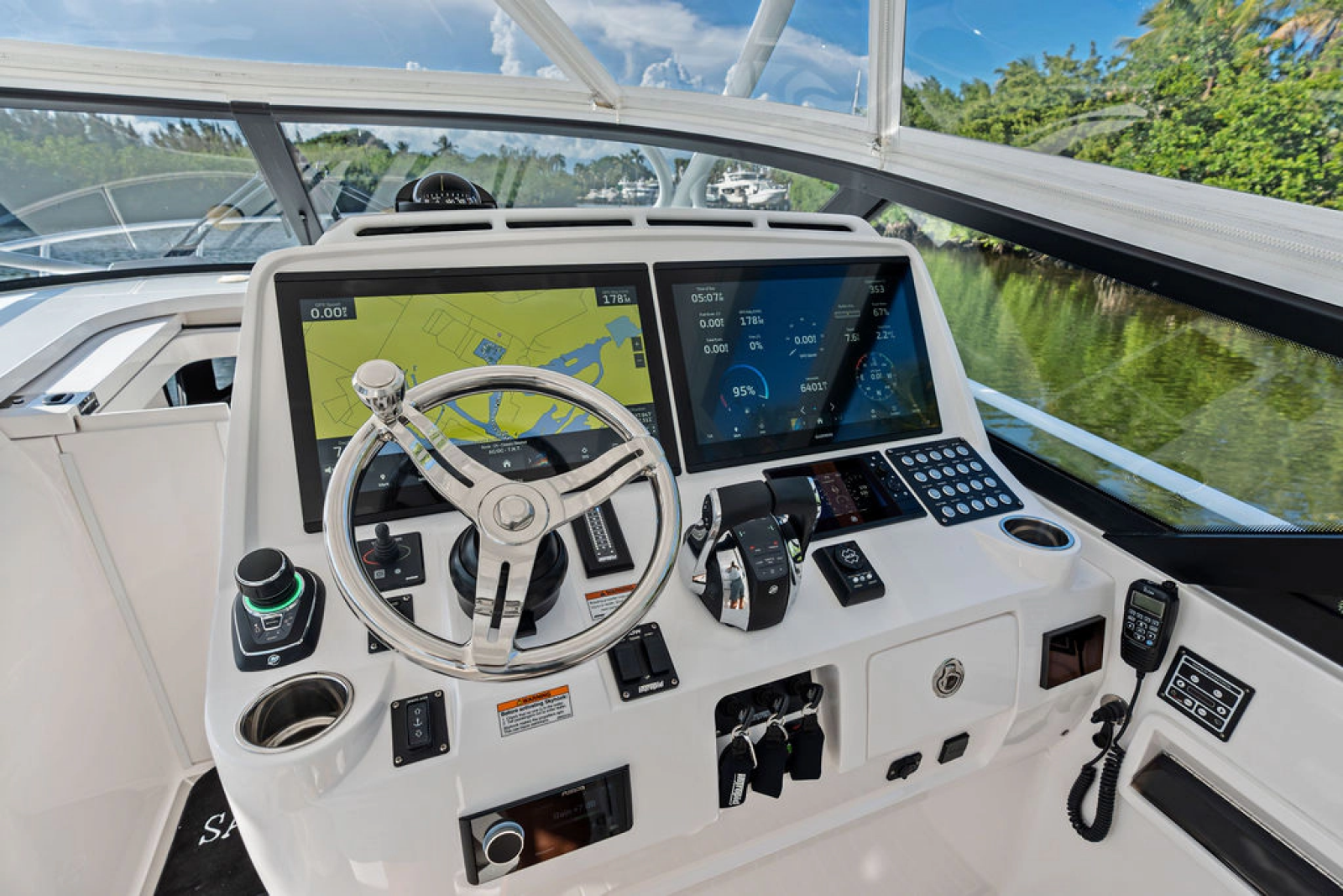2022 Intrepid 438