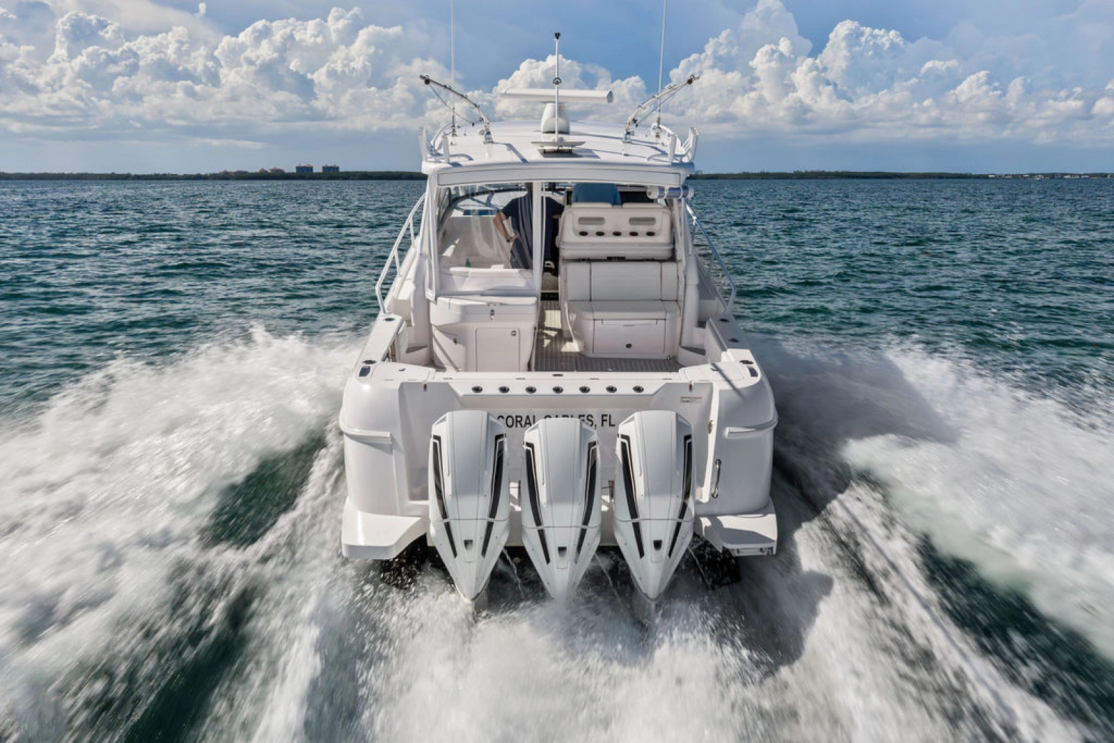 2022 Intrepid 438