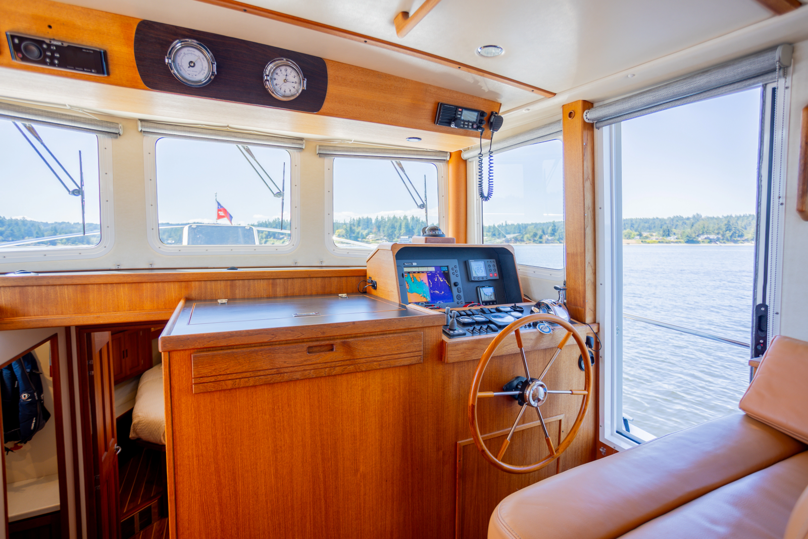 2005 Nordic Tugs 37 Fly