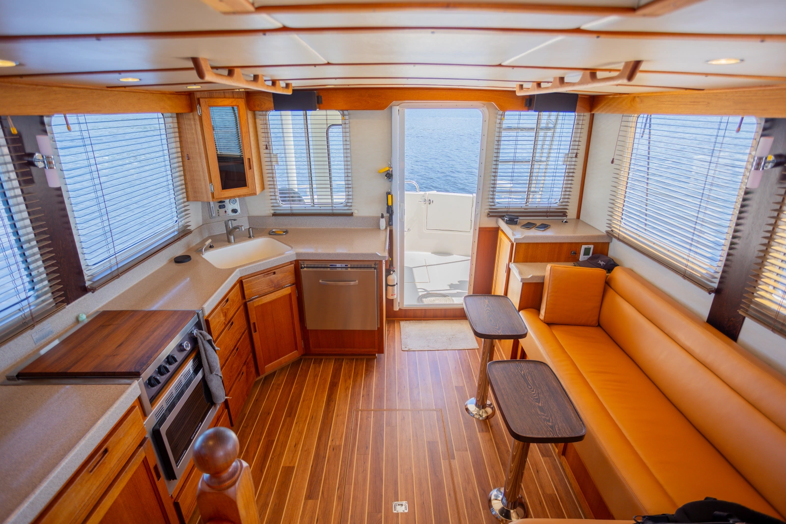 2005 Nordic Tugs 37 Fly