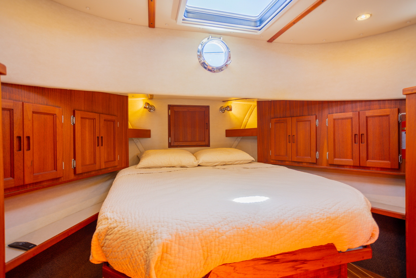 2005 Nordic Tugs 37 Fly