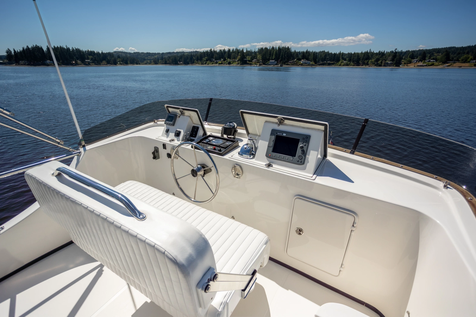 2005 Nordic Tugs 37 Fly