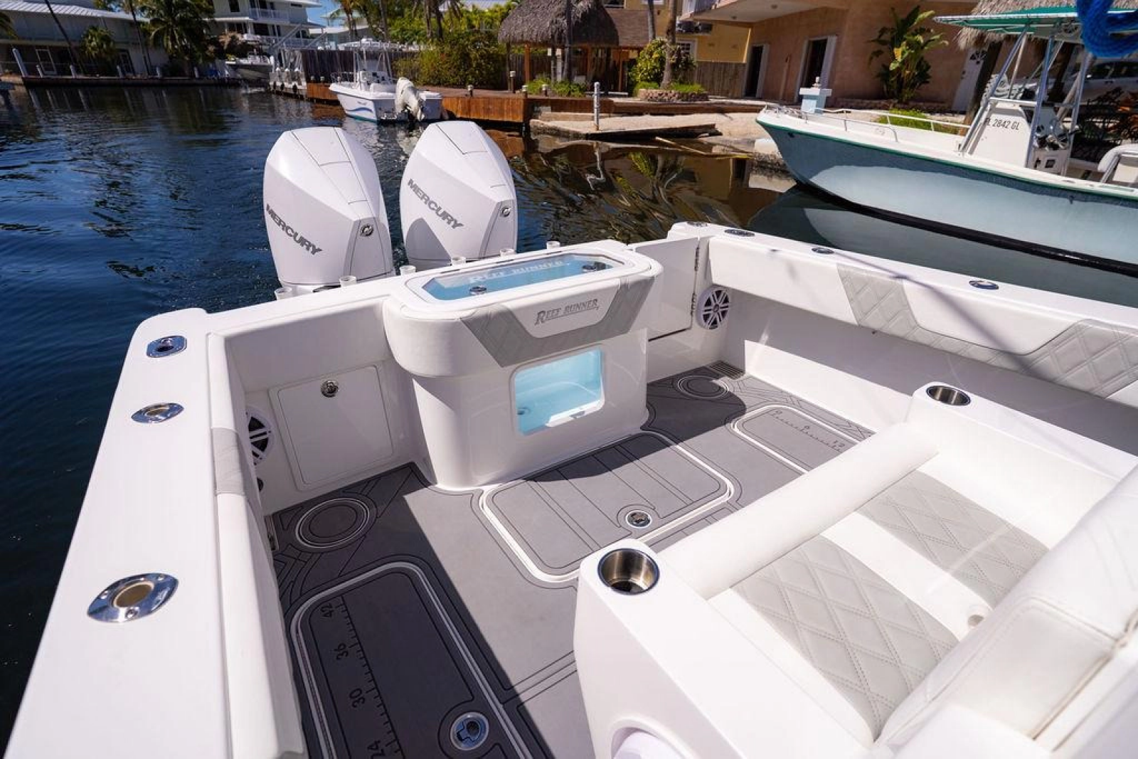 2023 Reef Runner 340 Center Console