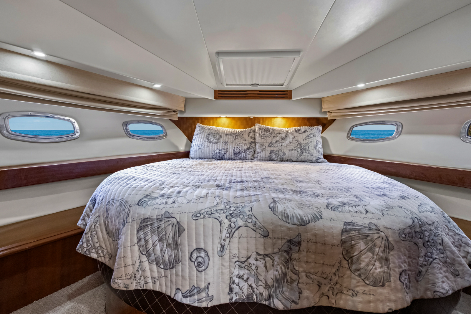 2009 Carver 56 Voyager