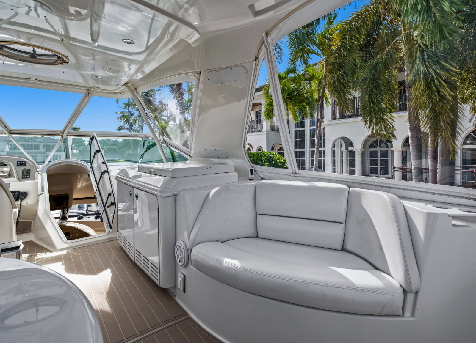2009 Carver 56 Voyager