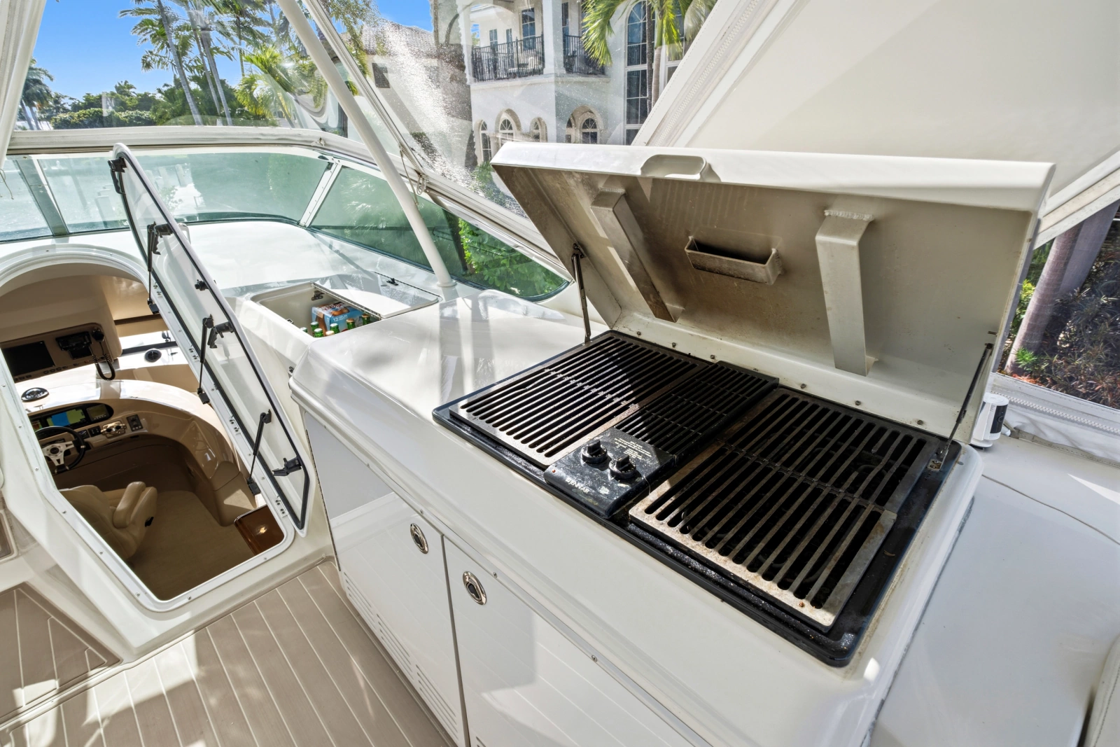 2009 Carver 56 Voyager