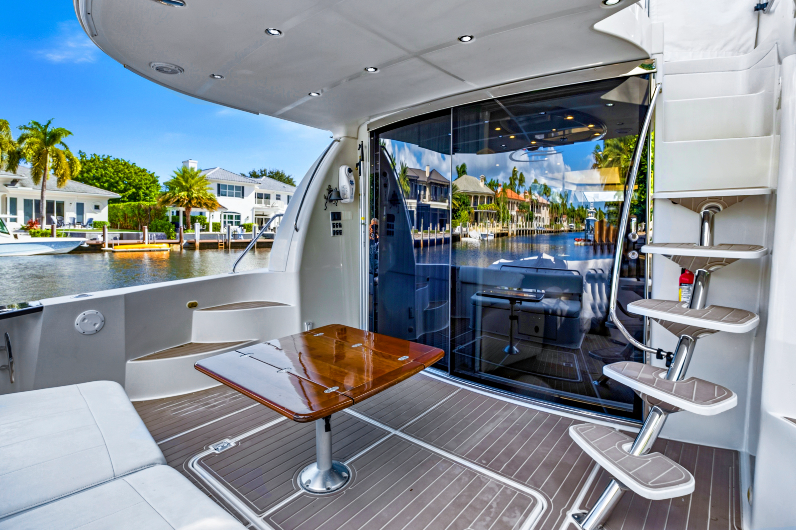 2009 Carver 56 Voyager