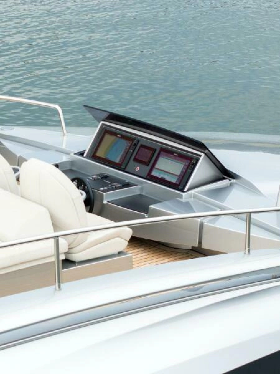 2022 Pershing 9X