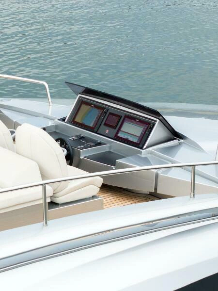 2022 Pershing 9X