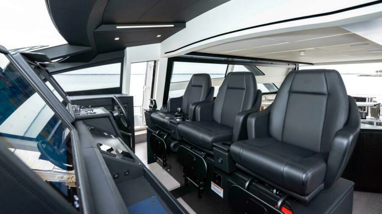 2022 Pershing 9X