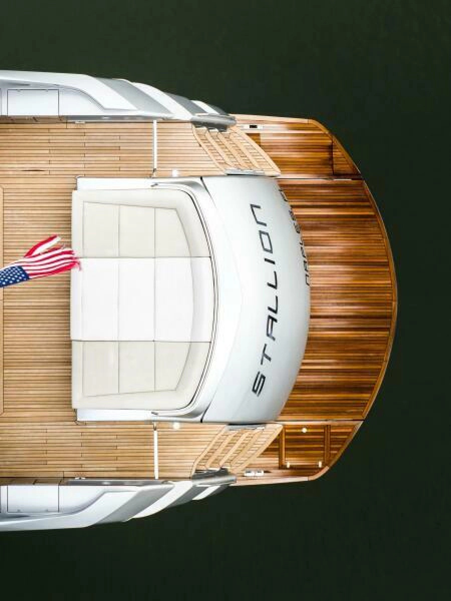 2022 Pershing 9X