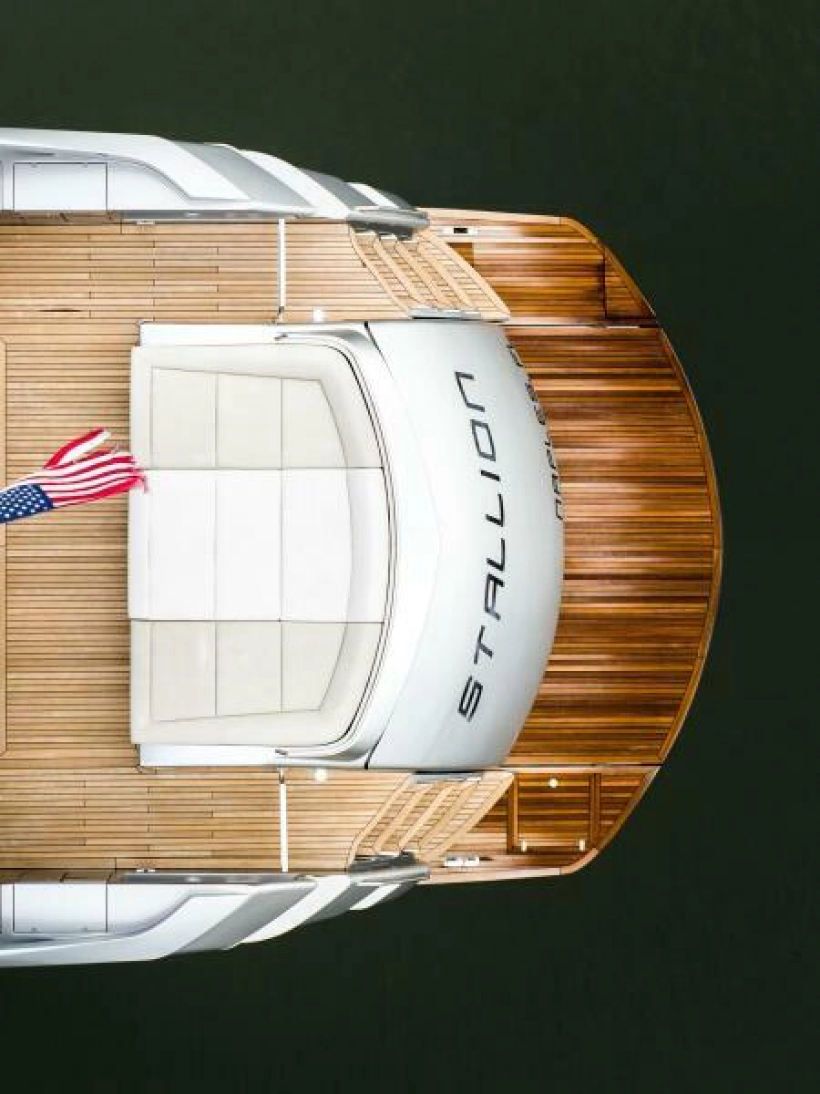 2022 Pershing 9X