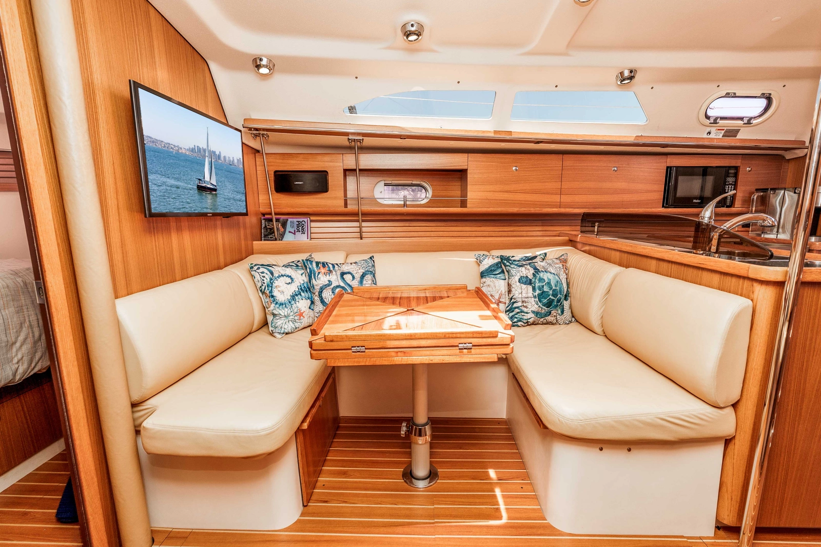 2013 Catalina 355