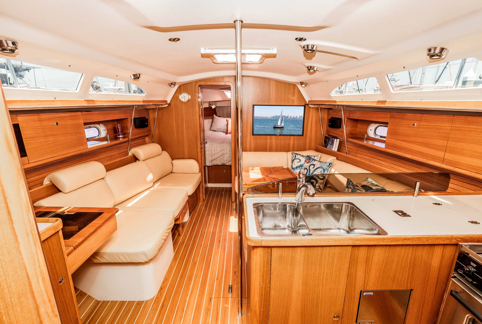 2013 Catalina 355