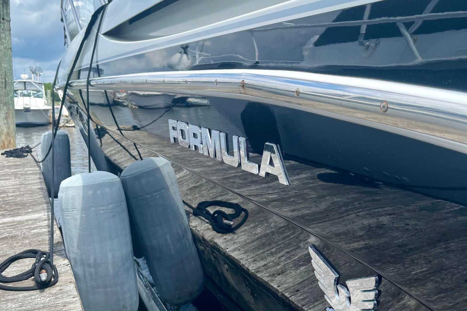 2006 Formula 37 Performance Cruiser