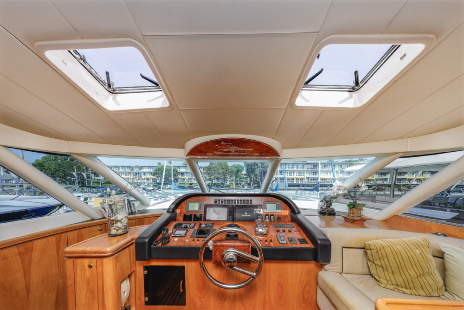 2005 Horizon 64 Elegance — The Elysium