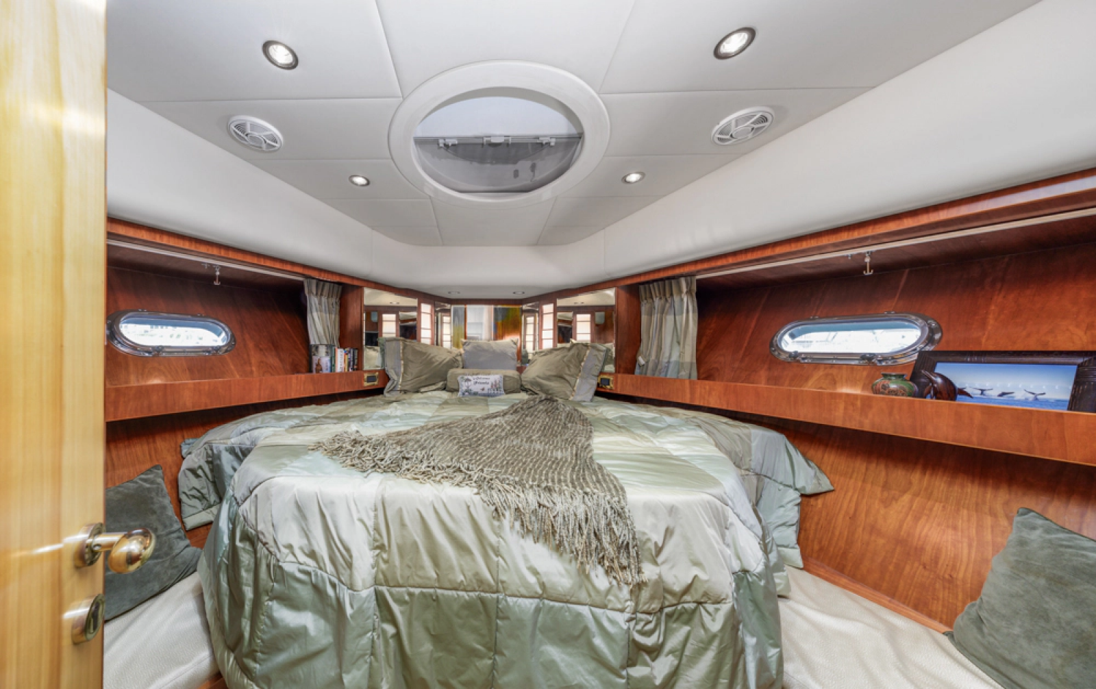 2005 Horizon 64 Elegance — The Elysium