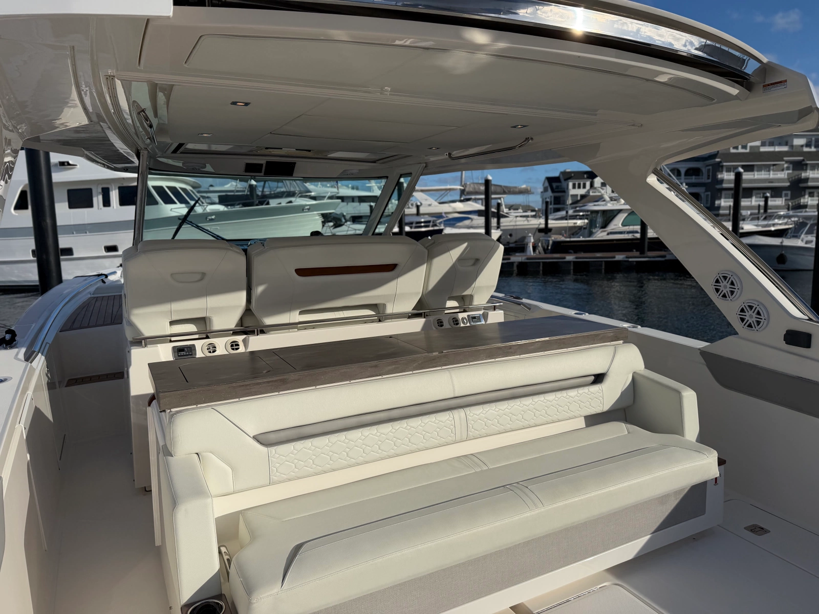 2023 Tiara Yachts 43 LS