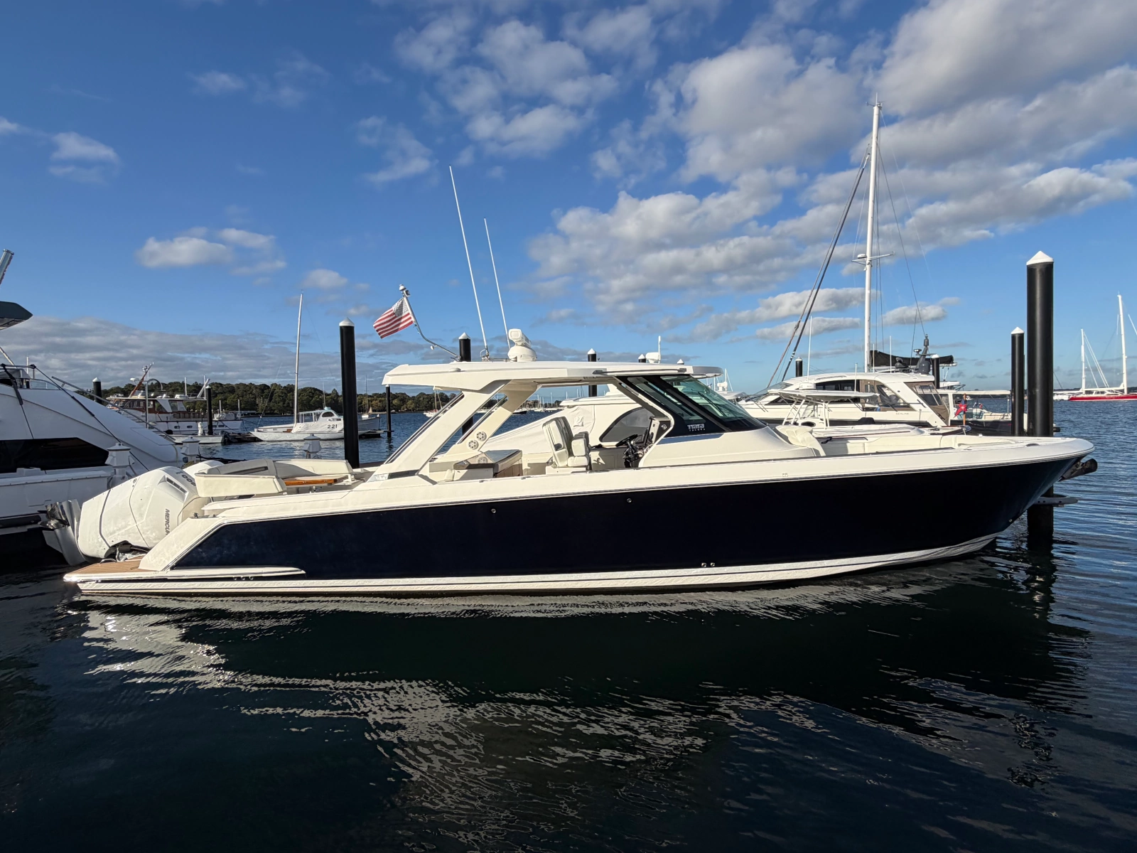 2023 Tiara Yachts 43 LS