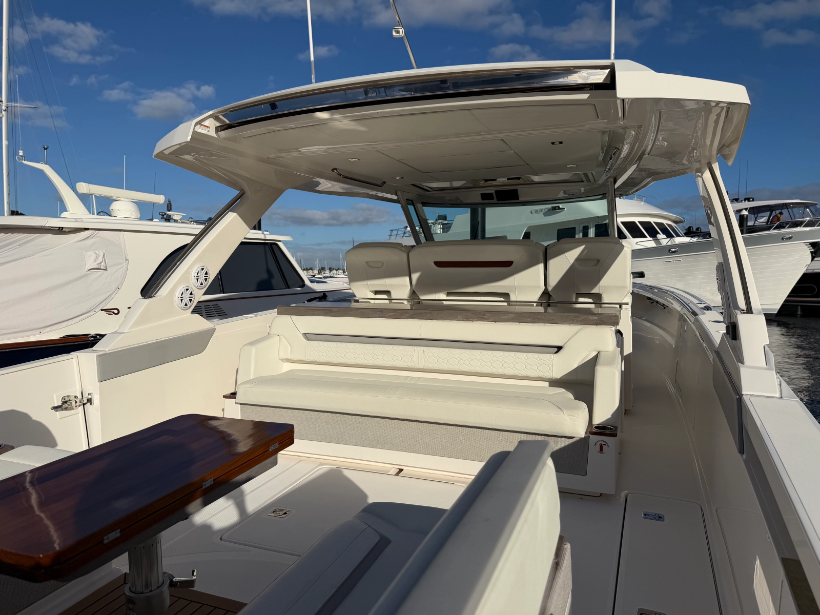 2023 Tiara Yachts 43 LS