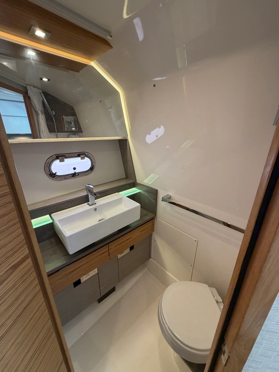 2023 Tiara Yachts 43 LS
