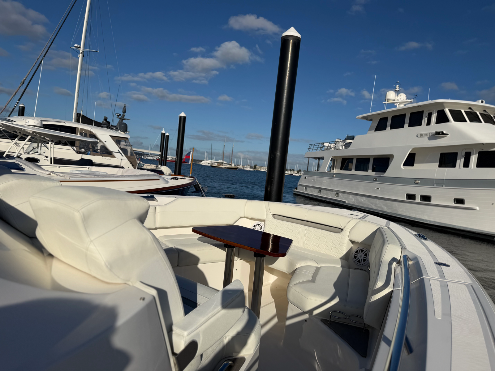 2023 Tiara Yachts 43 LS