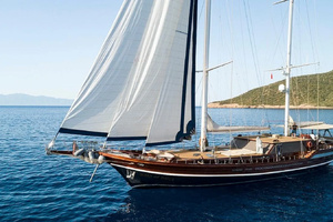 100ft Azimut Yacht For Sale