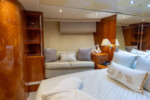 100ft Azimut Yacht For Sale