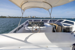 100ft Azimut Yacht For Sale