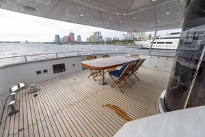100ft Azimut Yacht For Sale