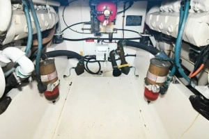 2001 Cabo 35 Flybridge thumbnail 27