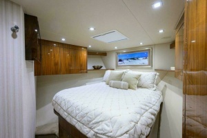 Viking 72 Knot Again - Forward Stateroom